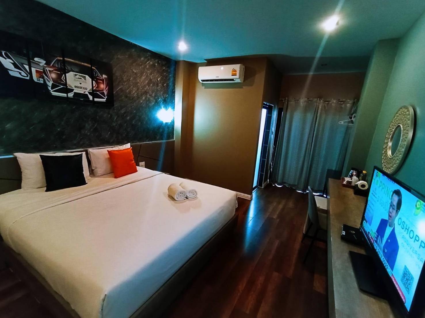 The S Design Hotel Buriram Exteriör bild